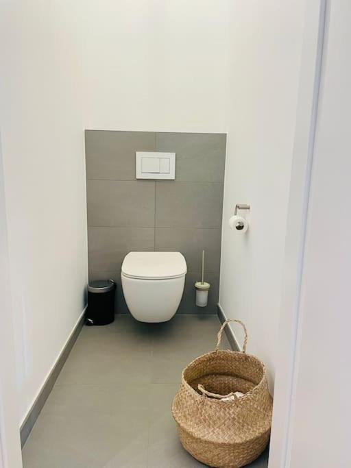 Appartement Large 1 Bedroom In Center Terrace & Parking-chiny1